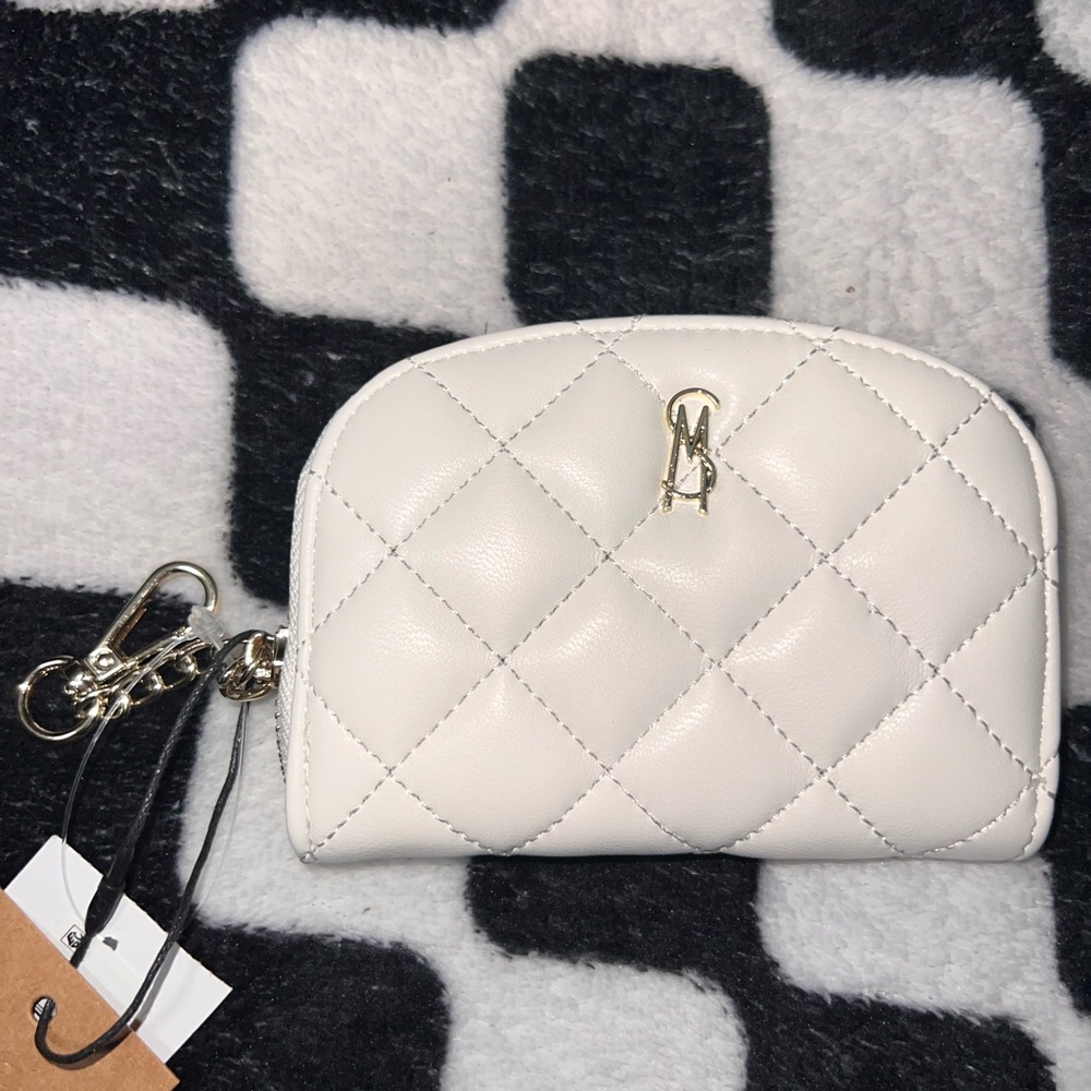 White Quilted Cardholder Wallet - Picture 2 of 4